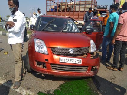 Four vehicles collided on Nashik-Pune highway | नाशिक-पुणे महामार्गावर चार वाहनांचा भीषण अपघात