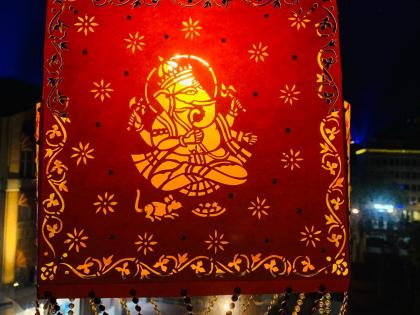 Gauri from Thane's Marathmolya won in the Netherlands, winning first place in the lantern making competition | ठाण्याच्या मराठमोळ्या गौरीने नेदरलँडमध्ये मारली बाजी, २७ तासांत तयार केले कंदील