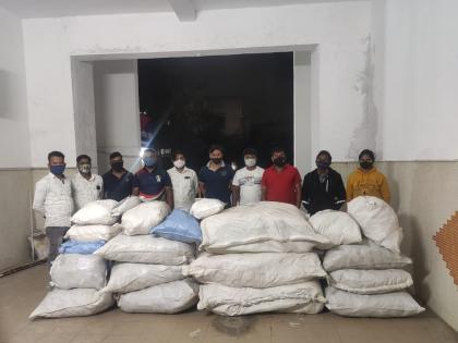 Nine lakh items including liquor, cigarettes and gutkha seized; Action of Social Security Squad at Kudalwadi, Hinjawadi | दारु, सिगारेट गुटख्यासह नऊ लाखांचा मुद्देमाल जप्त; सामाजिक सुरक्षा पथकाची कुदळवाडी, हिंजवडीत कारवाई