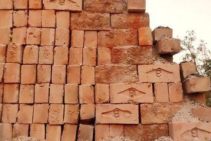 Corona halts brick making business | कोरोनामुळे विटा निर्मितीचा व्यवसाय ठप्प