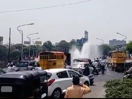 Video : The water pipeline break once again in Yerwada; Waste thousands of liters water | Video: येरवड्यात पुन्हा जलवाहिनी फुटली; हजारो लिटर पाणी वाया