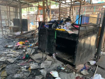 Pune Fashion Street Fire: "Everything is gone ... I don't know how to stand now ..." | Pune Fashion Street Fire : " सगळंच गेलंय...आता उभं कसं राहायचं माहिती नाही.."