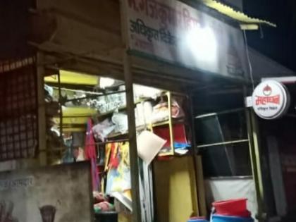 Seal a shops who selling fertilizers by increasing rates to farmers; Action in Indapur taluka | शेतकऱ्यांना चढ्या दराने खत विक्री करणारे दुकान सील ; इंदापूर तालुक्यातील कारवाई