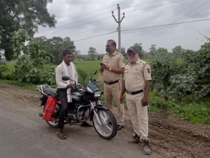 Washim: Violation of traffic rules; Action against 700 people! | वाशिम : वाहतूक नियमांना ठेंगा; ७०० जणांवर कारवाई!