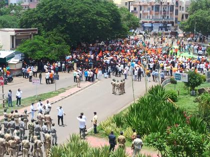 Strong protest against the government's repression on Maratha protesters, the Maratha community will not bow down | मराठा आंदोलकांवरील सरकारच्या दडपशाहीचा तीव्र निषेध, मराठा समाज झुकणार नाही