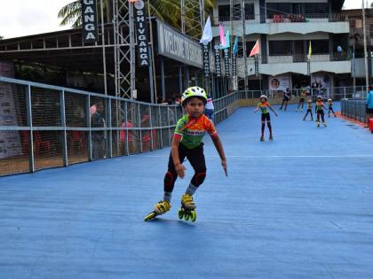 World record set by puncture remover's son; Skating for 81 hours in a row in Belgaum | पंक्चर काढणाऱ्याच्या मुलाने केला विश्वविक्रम; बेळगावमध्ये सलग ८१ तास स्केटिंग