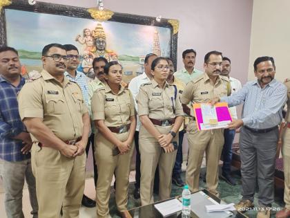 The smiles of the robbers robbing the gold; Three were arrested by Solapur Rural Police | सोने लुटणाऱ्या दरोडेखोरांच्या मुसक्या आवळल्या; तिघांना सोलापूर ग्रामीण पोलिसांनी केले जेरबंद