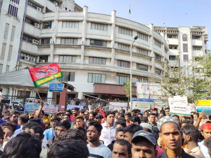 Samajwadi Party's water agitation on Bhiwandi Municipal Corporation; Hundreds of citizen participants | भिवंडी महानगरपालिकेवर समाजवादी पार्टीचे जल आक्रोश आंदोलन; शेकडो नागरिक सहभागी