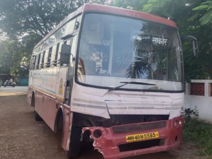 A speeding bus collided with a motorcycle; Two seriously injured | भरधाव बसची माेटरसायकलला धडक; दाेघे गंभीर जखमी