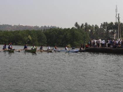 King of Ratna Sagar competition on the sea shore of Karla Jetty in Ratnagiri | रत्नागिरीच्या समुद्रात रंगली ‘रत्नसागरचा राजा’; स्पर्धेत मिरकर-भाटकर जोडीने पटकावला प्रथम क्रमांक