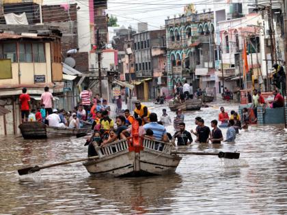 solapur Fo crop damage over 588 hectares; So far 16 people have died | Solapur Flood; ५८ हजार हेक्टरवरील पिकांचे नुकसान; आतापर्यंत १६ जणांचा मृत्यू