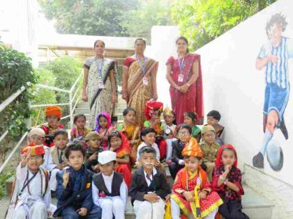 Vegetable costumes with national men | राष्ट्रपुरूषांसह भाजीपाल्यांची साकारली वेशभूषा