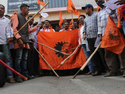 Kolhapur: The security guard of the Kathi Apat agitation, six Demonstrations before the Labor Commissioner's Office | कोल्हापूर :  सुरक्षा रक्षकांचे काठी आपट आंदोलन, सहा. कामगार आयुक्त कार्यालयासमोर निदर्शने