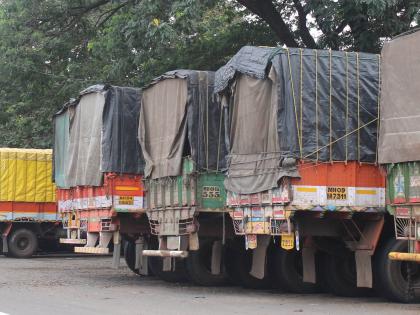 Kolhapur: Results on essential commodities with potato, sixth day of the flyover movement | कोल्हापूर : बटाट्यासह जीवनावश्यक वस्तूंवर परिणाम, चक्का जाम आंदोलनाचा सहावा दिवस