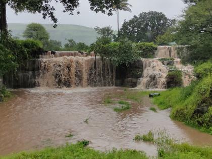 Showers in Bhandardara, Mula dam catchment area | भंडारदरा,मुळा धरणांच्या पाणलोट क्षेत्रात धुव्वाधार पावसाच्या सरी