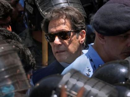 Big development in Pakistan! Will Imran Khan come out of jail? Just in time, he got bail in eight cases from Supreme Court | पाकिस्तानात मोठी घडामोड! इम्रान खान तुरुंगातून बाहेर येणार? एकाचवेळी आठ प्रकरणांत मिळाला जामीन 
