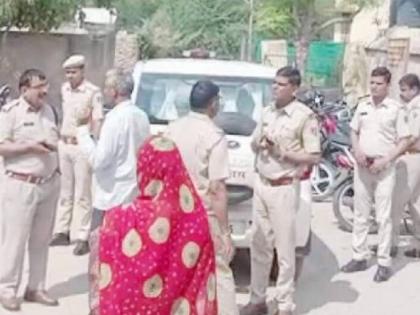  In Jaunpur, Uttar Pradesh, a young man ended his girlfriend life because she was talking to someone else  | प्रेयसी दुसऱ्यासोबत बोलायची म्हणून तरूणानं केलं धक्कादायक कृत्य; स्वत:च दिली कबुली