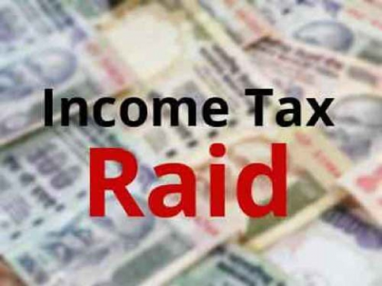 Big operation of income tax department in Jalna; A team of 200 officers raided entrepreneurs and traders early in the morning | जालन्यात आयकरची मोठी कारवाई; २०० अधिकाऱ्यांच्या पथकाचे पहाटेच व्यापाऱ्यांवर छापे