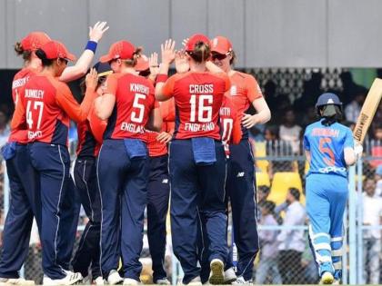 T20 Women's Cricket: England give India a 'gift' to victory | टी२० महिला क्रिकेट: भारताने दिले इंग्लंडला विजयाचे ‘गिफ्ट’