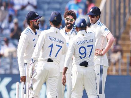 India vs New Zealand Day 3 2nd Test Jadeja runs out O’Rourke to bundle out New Zealand India needs 359 to win | न्यूझीलंडनं ५७ धावांत गमावल्या ५ विकेट्स! टीम इंडियासमोर ३५९ धावांचे आव्हान