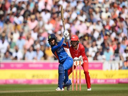 IND-W vs ENG-W Semi Final India has challenged England by 165 runs for victory | IND-W vs ENG-W Semi Final:स्मृती मानधनाची अर्धशतकी खेळी! फायनलच्या तिकिटासाठी इंग्लंडसमोर १६५ धावांचे आव्हान 