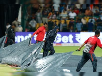 IND vs SA 5th T20I Live Updates : Update from Bengaluru, The rain has STOPPED & the covers are coming OFF, Match to start at 7:50pm IST, 19 overs per side | IND vs SA 5th T20I Live Updates : पावसामुळे पाचव्या सामन्याची वेळ बदलली अन् षटकंही घटली; जाणून घ्या डिटेल्स