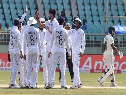 India set to play day-night Test in Australia: BCCI sources | टीम इंडिया डे-नाईट कसोटी सामना खेळणार; बीसीसीआयच्या सूत्रांची माहिती