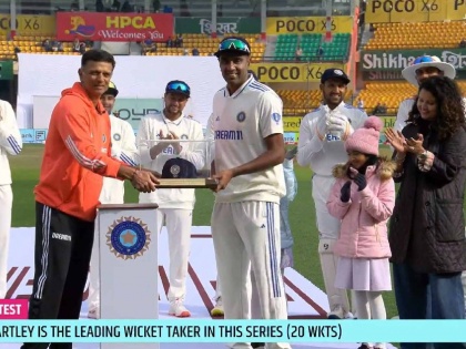 IND vs ENG 5th Test Live Update Day 1 Marathi : Ravi Ashwin with his family when he felicitated by team India and Rahul Dravid on his 100th Test match occasion  | R Ashwinचा पराक्रम! राहुल द्रविडच्या हस्ते सत्कार, टीम इंडियाकडून Guard of Honour