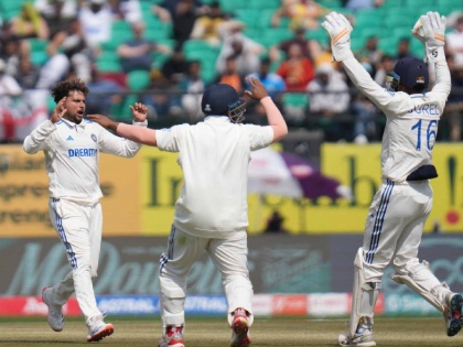 IND vs ENG 5th Test Live Update Day 1 Marathi : ENGLAND BOWLED OUT FOR 218, From 175/3 to 218/10 - what a comeback by India. Kuldeep and Ashwin the stars | IND vs ENG 5th Test : ४३ धावांत ७ विकेट्स पडल्या;इंग्लंड ऑल आऊट! कुलदीप-अश्विन यांची कमाल