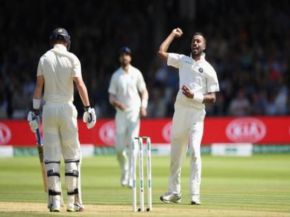 India vs England 2nd Test: england declared on 7 for 396 | India vs England 2nd Test: भारताची डावाने पराभव टाळण्यासाठी धडपड