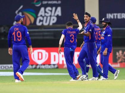 Asia Cup 2022 IND vs HK: India have qualified for the Super 4s, beat HongKong by 40 runs | Asia Cup 2022 IND vs HK : सूर्यकुमारची वादळी खेळी, अर्धशतकासह विराट कोहलीची गोलंदाजी; भारताची Super 4 मध्ये एन्ट्री