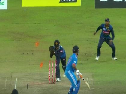  SL vs IND 3rd ODI Live Match Sri Lanka defeated Team India to win the series by 2-0 | SL vs IND : श्रीलंकेने इतिहास रचला! १९९७ नंतर प्रथमच भारताचा पराभव केला; Team India चीतपट