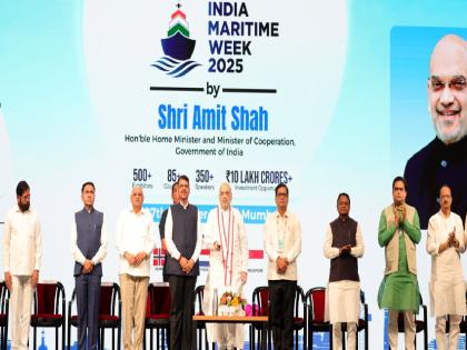 गेट वे ऑफ इंडियाला ‘गेट वे ऑफ वर्ल्ड’ बनवण्याची संधी: गृहमंत्री अमित शाह - Marathi News | Opportunity to make Gateway of India Gateway of World says Home Minister Amit Shah | Latest News at Lokmat.com गेट वे ऑफ इंडियाला ‘गेट वे ऑफ वर्ल्ड’ बनवण्याची संधी: गृहमंत्री अमित शाह - Marathi News | Opportunity to make Gateway of India Gateway of World says Home Minister Amit Shah | Latest News at Lokmat.com