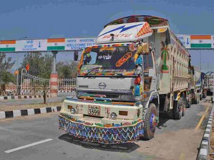 India imposes complete ban on imports from Pakistan; Postal, parcel services suspended | पाकिस्तानमधून आयातीवर भारताची संपूर्ण बंदी; टपाल, पार्सल सेवा केल्या स्थगित India imposes complete ban on imports from Pakistan; Postal, parcel services suspended | पाकिस्तानमधून आयातीवर भारताची संपूर्ण बंदी; टपाल, पार्सल सेवा केल्या स्थगित