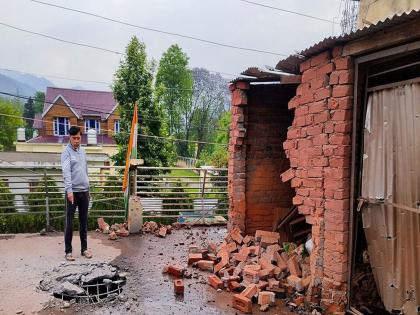 India-Pakistan War: How much money does the central government pay if a house is damaged during military operations? | India-Pakistan War: सैन्य कारवाईवेळी घराचं नुकसान झाल्यास केंद्र सरकार किती पैसे देते? India-Pakistan War: How much money does the central government pay if a house is damaged during military operations? | India-Pakistan War: सैन्य कारवाईवेळी घराचं नुकसान झाल्यास केंद्र सरकार किती पैसे देते?