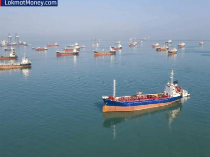 इंधन-गॅसचा पुरवठा लवकरच सुरळीत होणार? शनिवारी २० जहाजांनी पार केले होर्मुझ... - Marathi News | America-Iran Crisis: Will fuel and gas supply be restored soon? 20 ships passed through Hormuz on Saturday | Latest business News at Lokmat.com