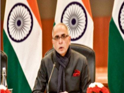 Indian ambassador meets senators amid tariff tensions | टॅरिफच्या तणावात भारतीय राजदूतांकडून सिनेटर्सची भेट, दोन्ही देशांतील व्यापारी संबंधांवर केली व्यापक चर्चा Indian ambassador meets senators amid tariff tensions | टॅरिफच्या तणावात भारतीय राजदूतांकडून सिनेटर्सची भेट, दोन्ही देशांतील व्यापारी संबंधांवर केली व्यापक चर्चा