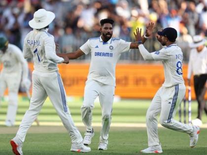 India Vs Australia 1st Test: Australia Will Trouble in Perth Test, Team India five steps away from victory | पर्थ कसोटीत ऑस्ट्रेलियाची दाणादाण, टीम इंडिया विजयापासून पाच पावलं दूर