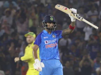 ind vs aus 1st t20 Int Live Scorecard Live Streaming : KL Rahul ( 55 ), Suryakumar Yadav ( 46 ), Hardik  71* runs from just 30 balls including 7 fours and 5 sixes, India 208/6  | IND vs AUS T20 2022 Live : रोहित, विराट 'फेल' गेले! KL Rahul, हार्दिक पांड्या अन् सूर्यकुमारने धू धू धुतले; दोनशेपार नेले