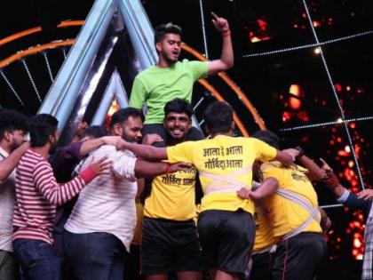 'Indian Idol 10' celebrated on the sets of Dahi-Handi | 'इंडियन आयडॉल १०'च्या सेटवर साजरी झाली दही-हंडी