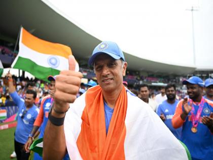 Indian Head Coach Rahul Dravid On India's victory in T20 World Cup 2024 He praised captain Rohit Sharma a lot | रोहितला एक व्यक्ती म्हणूनही मिस करेन; द्रविड भावूक, पण एक खदखद बोलून दाखवली