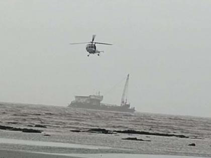 Cyclone Tauktae: Indian Navy has recovered 14 dead bodies so far; ONGC Barge P305 sank off | Cyclone Tauktae: मोठी बातमी! नौदलाला आतापर्यंत 14 जणांचे मृतदेह सापडले; तौक्ते चक्रीवादळात ONGC चा बार्ज बुडाला