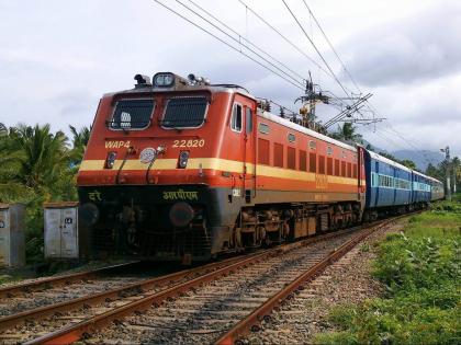 Salute! The truck was broken, the train was approaching, the twelve-year-old showed a red shirt; A major accident was avoided | सलाम! ट्रक खराब होता, ट्रेन जवळ येत होती, बारा वर्षाच्या मुलाने दाखवला लाल शर्ट; मोठा अपघात टळला