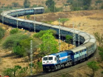 Confusion at Bhusawal railway station due to change in number of Link Railway trains, no announcement of trains by railway administration | लिंक रेल्वे गाड्यांच्या क्रमांकातील बदलाने गोंधळ, रेल्वे प्रशासनाकडून गाड्यांची घोषणाही नाही Confusion at Bhusawal railway station due to change in number of Link Railway trains, no announcement of trains by railway administration | लिंक रेल्वे गाड्यांच्या क्रमांकातील बदलाने गोंधळ, रेल्वे प्रशासनाकडून गाड्यांची घोषणाही नाही