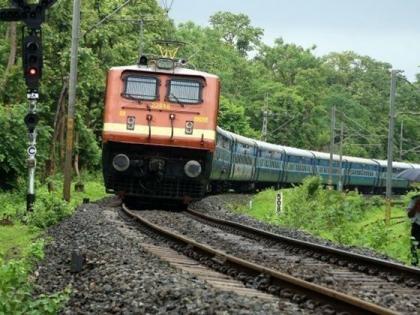  Pimpri elderly dies by train wreck | रेल्वेच्या धक्क्याने पिंप्राळ्यातील वृध्दाचा मृत्यू