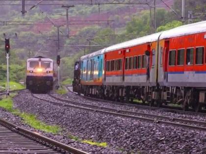 Railway Loss During Year 2021: How Much Money Did Indian Railways Make During Corona pandemic? | Railway Loss During Year 2021: रेल्वेने कोरोनाकाळात किती कमाई केली? आकडा पाहून धक्का बसेल