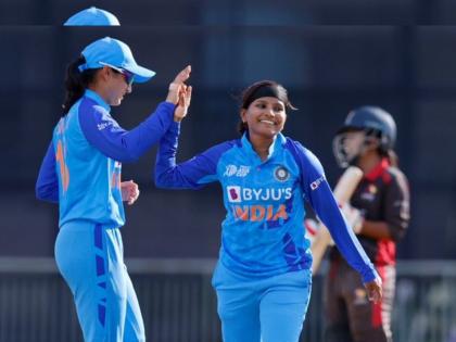 Indian women's team has scored a hat-trick of victories in the Asia Cup by defeating the UAE | Asia Cup, INDWvsUAEW: भारतीय महिला संघाच्या विजयाची हॅटट्रिक! स्मृती मानधनाच्या नेतृत्वात UAE चा केला पराभव