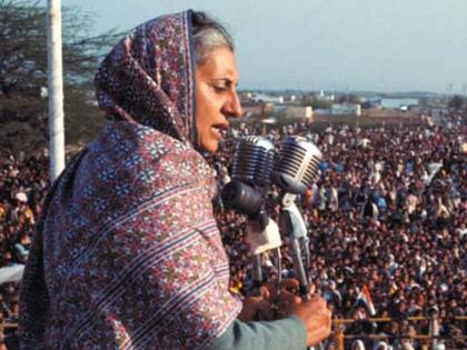 Indira Gandhi sculpted on memento | स्मृतिपटलावर कोरल्या गेलेल्या इंदिरा गांधी