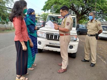 Awareness by distributing leaflets by the police to curb criminals | गुन्हेगारी नियंत्रणासाठी पोलिसांकडून पत्रक वाटून जनजागृती