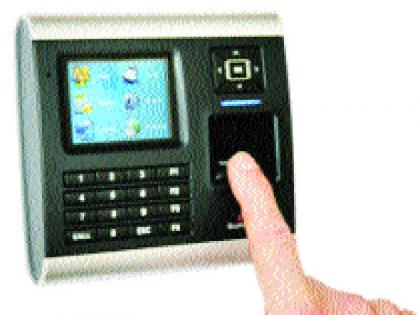  The biometric mechanism of Western Railway 'Fell' | पश्चिम रेल्वेवरील बायोमॅट्रिक यंत्रणा ‘फेल’,